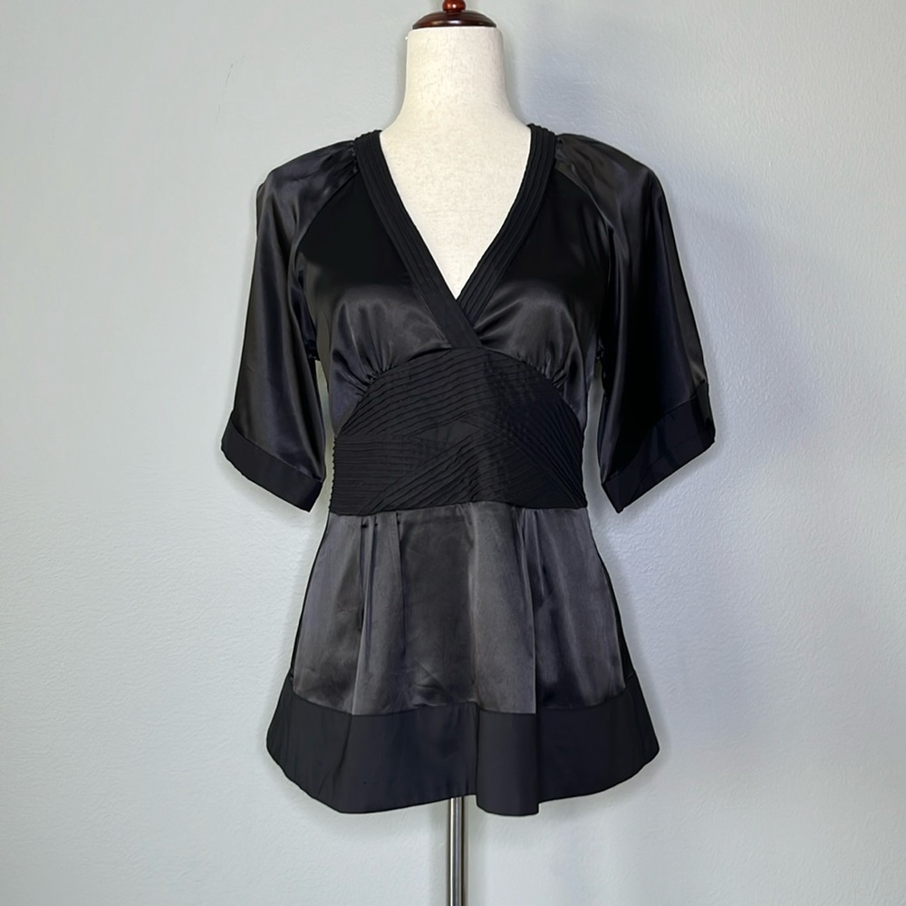 BCBGMAXAZRIA Blouse Womens S Black Satin‎ V Neck Pintuck Empire Waist Y2K